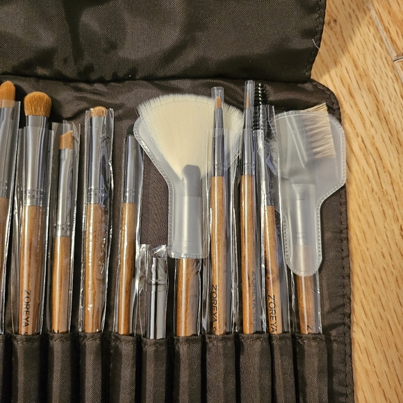 Z'oreya 15 makeup brushes set - Picture 2 of 7